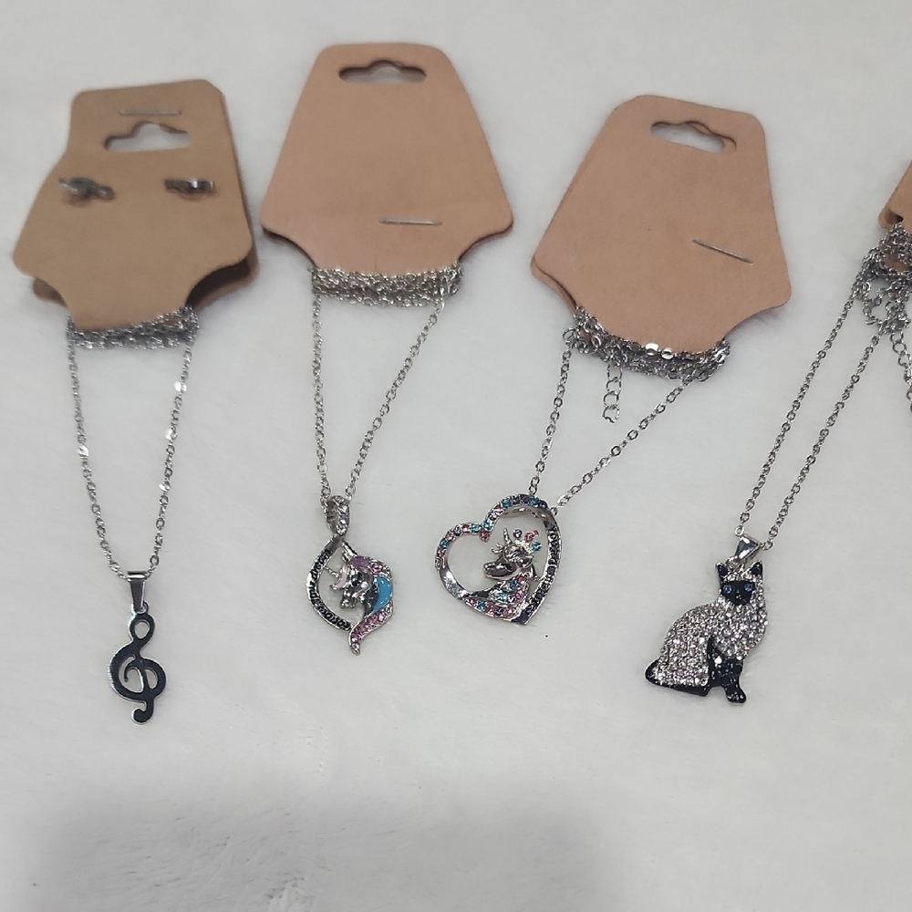 4 Pc Unique Necklaces Unicorn 🦄 Cat 🐈‍⬛️ Music Note🎶